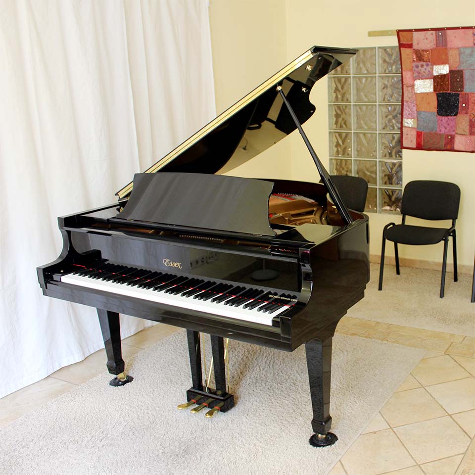 Essex piano