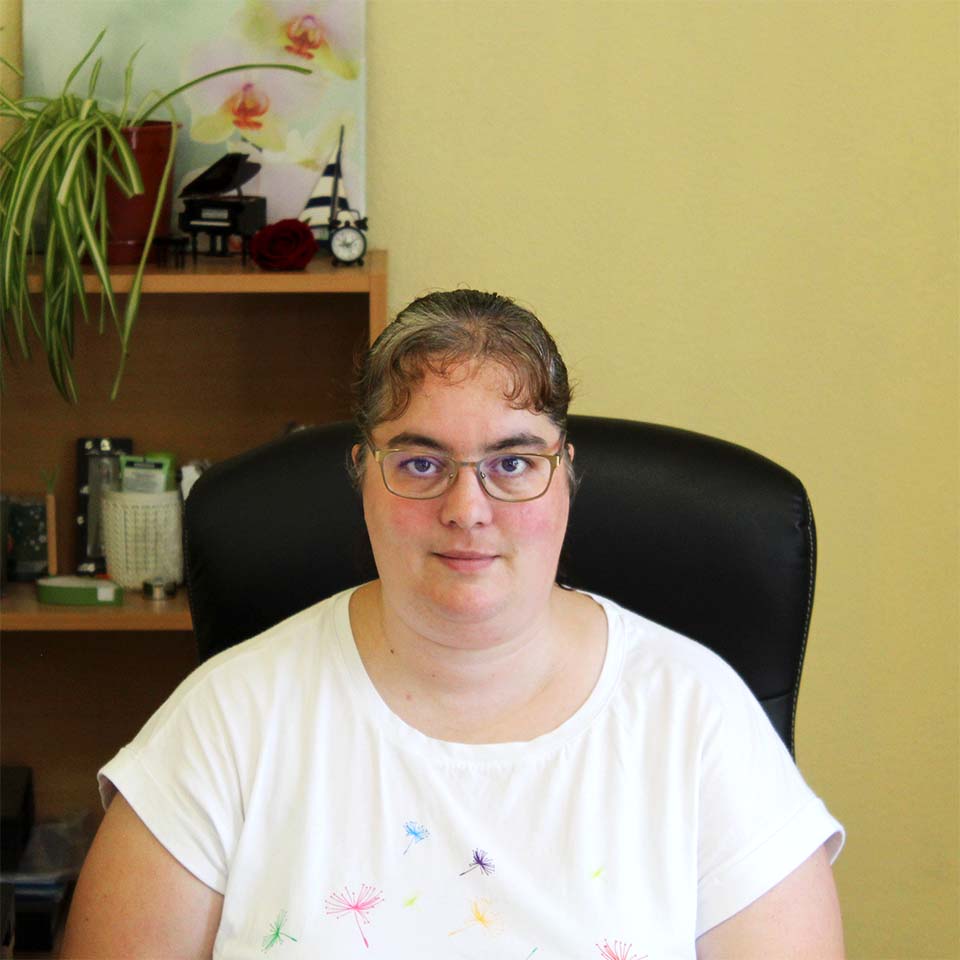 Beáta Juhász-Bibók coordinator | Hangrózsa Zongoraiskola