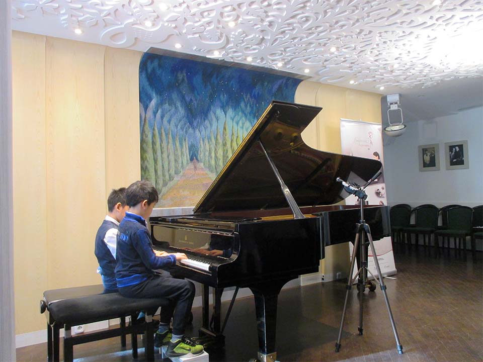 Hangrózsa Zongoraiskola | Zongoraoktatás gyermekeknek - Jeffrey Ran és William Ma