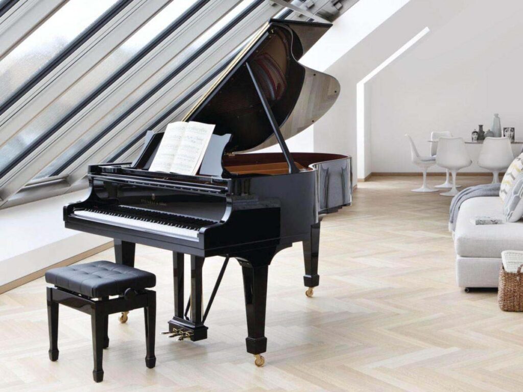 Steinway & Sons M-170 zongora